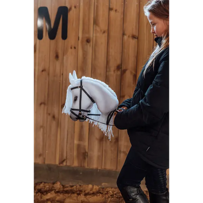 Hobbypaard Sigrid - Witte Schoonheid met Rode Showset - Dierenshop Lady