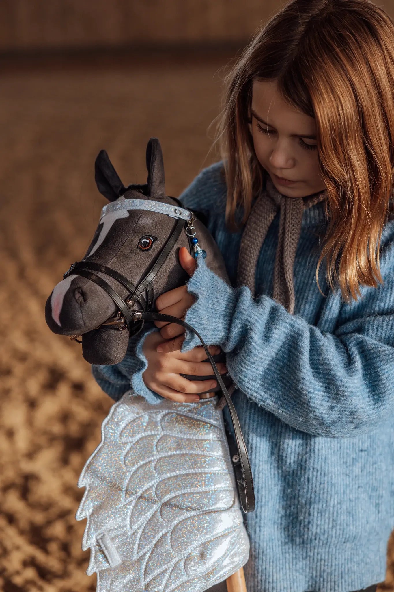 Hobbypaard Thor - Zwarte Schoonheid met Glinsterende Hoofdband